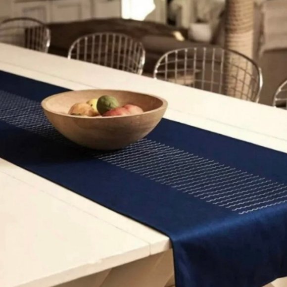 Territory Table Runner - Picture 1 of 4